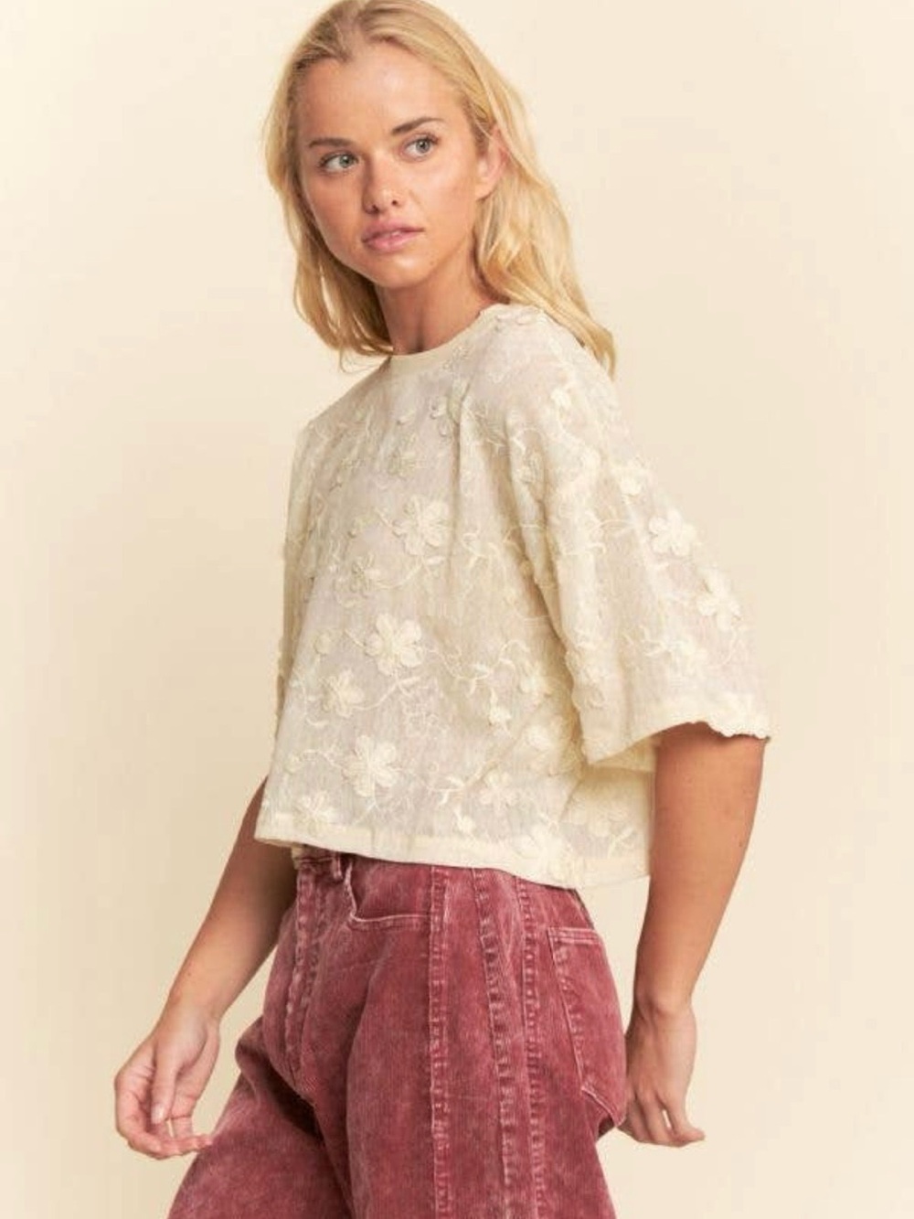Short and sweet cream floral lace pullover
